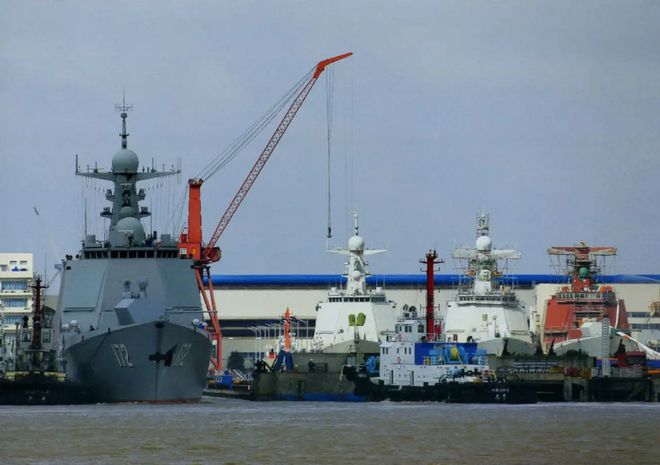 Max版正式亮相中国海军下一代驱逐舰何时亮相？k8凯发国际登录央视首次公开！052D型Pro(图11)